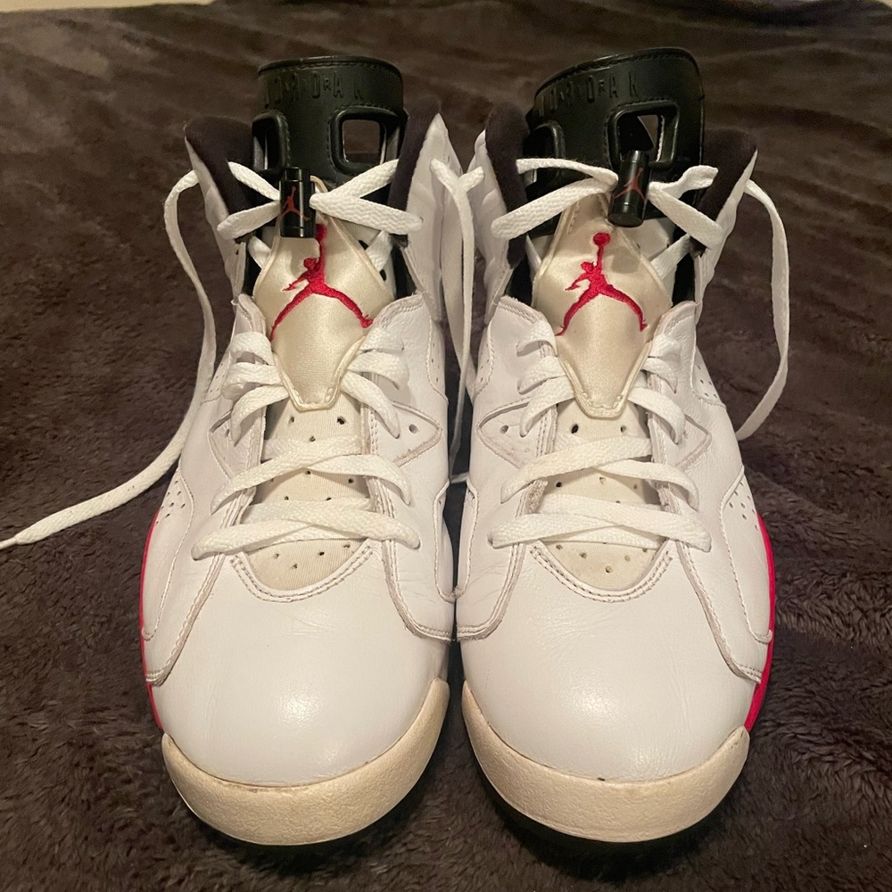 AIRD JORDAN RETRO BULLS 6’s size 10, 2010 release